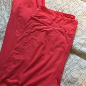 Hot pink leggings!!! NEVER WORN!